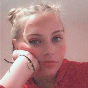 Meet your Posher, Avery